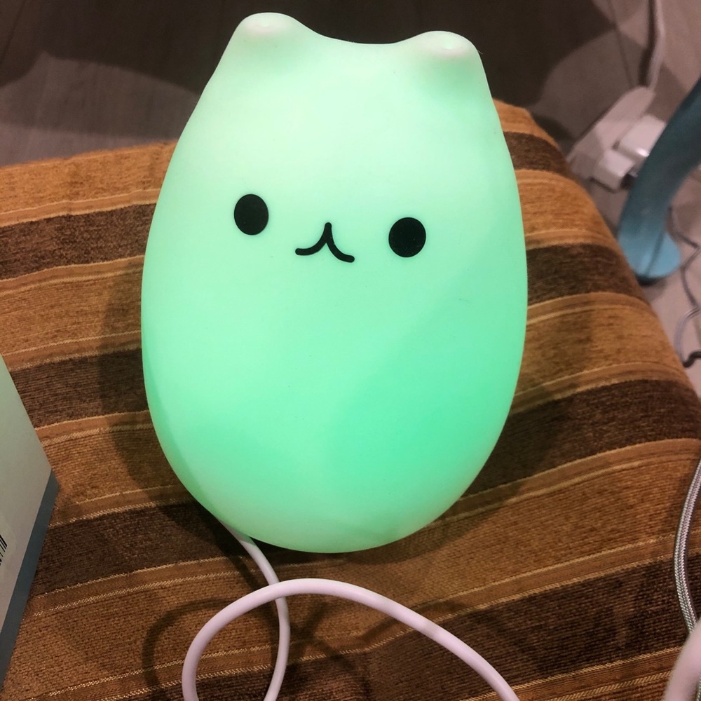 LED Kitty Night Light - Picture 8 of 8